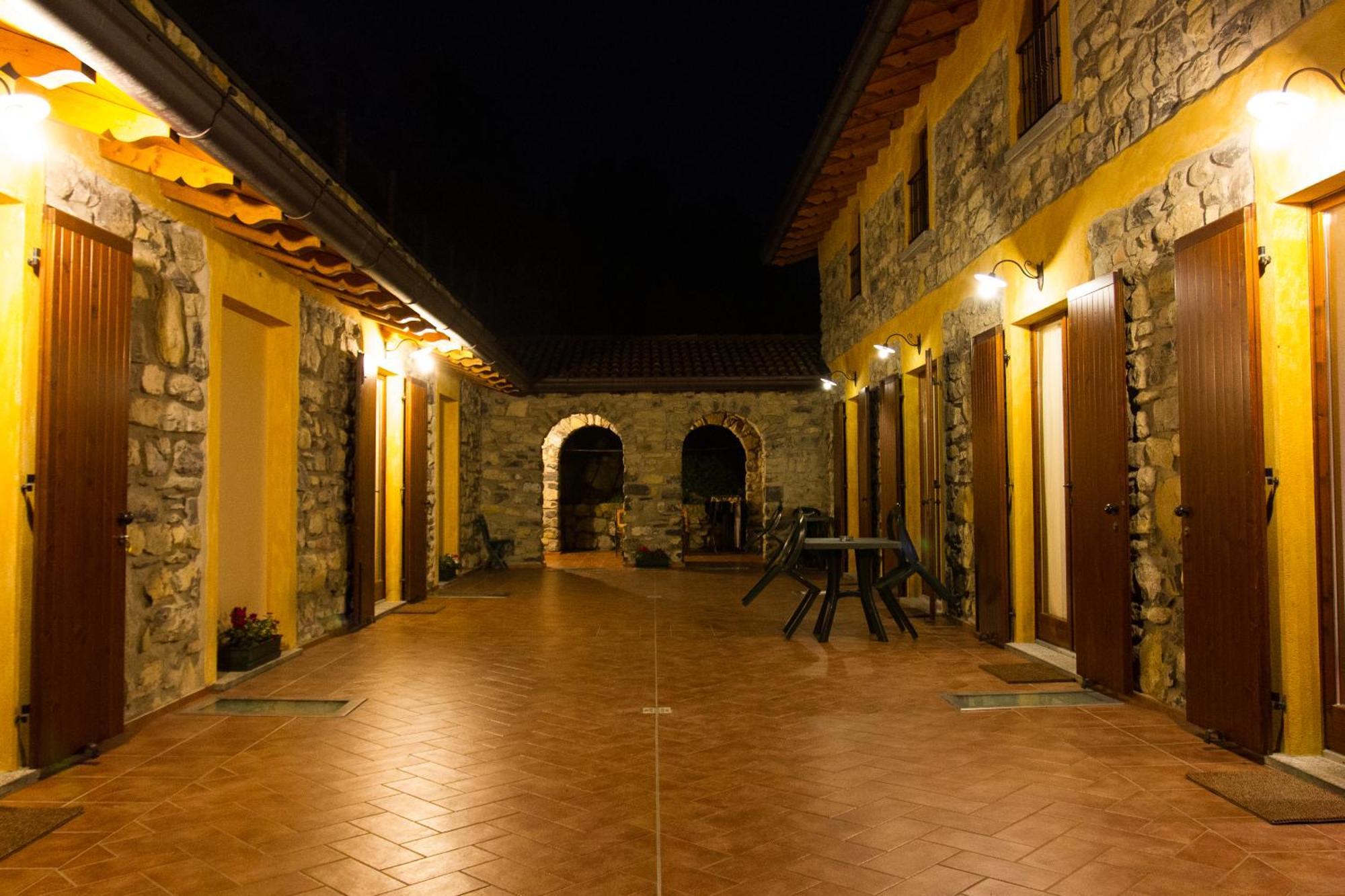 Agriturismo Il Talento Nella Quiete Castiglione dʼIntelvi Eksteriør billede